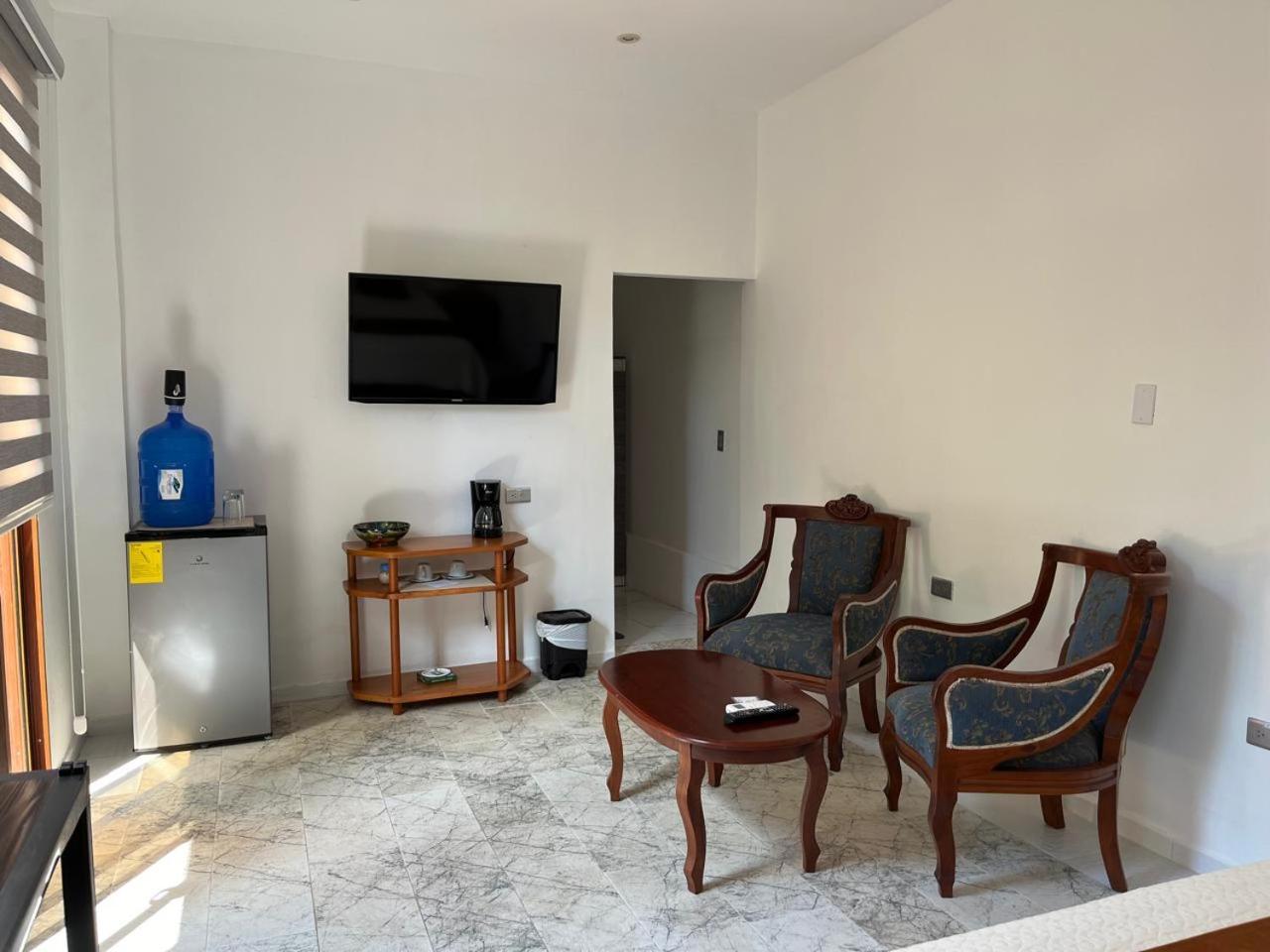Maytenus Galapagos Puerto Ayora  Extérieur photo