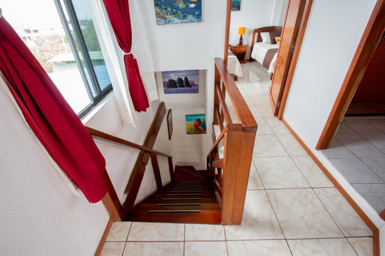 Maytenus Galapagos Puerto Ayora  Extérieur photo