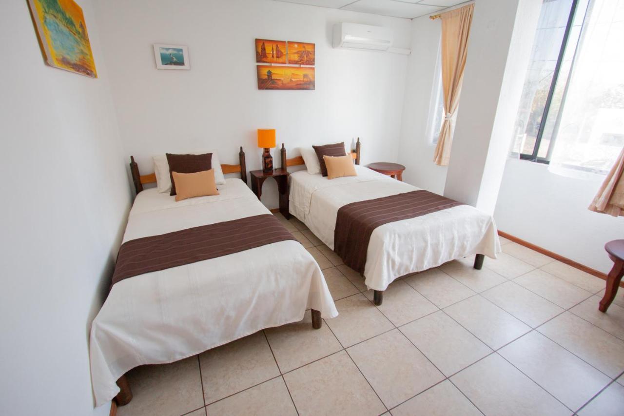 Maytenus Galapagos Puerto Ayora  Extérieur photo