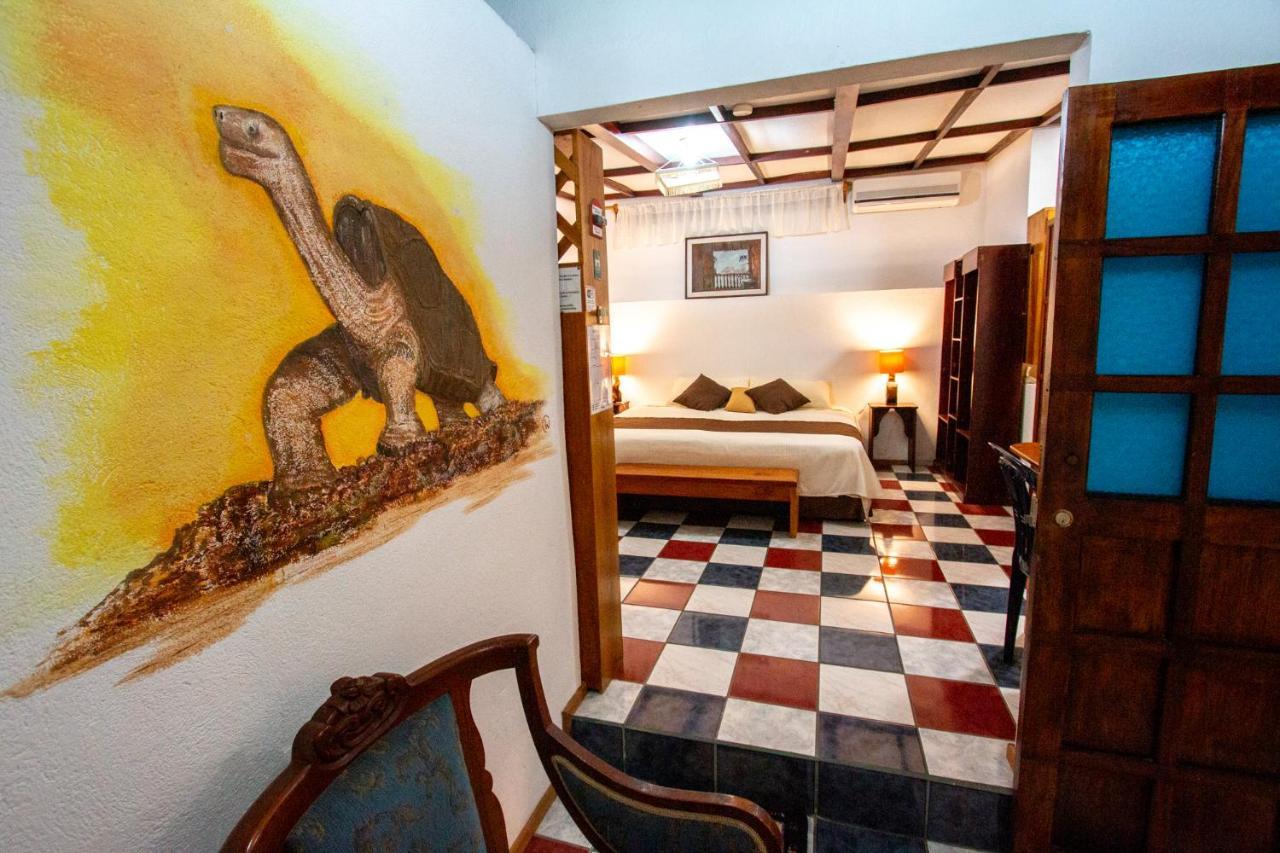 Maytenus Galapagos Puerto Ayora  Extérieur photo